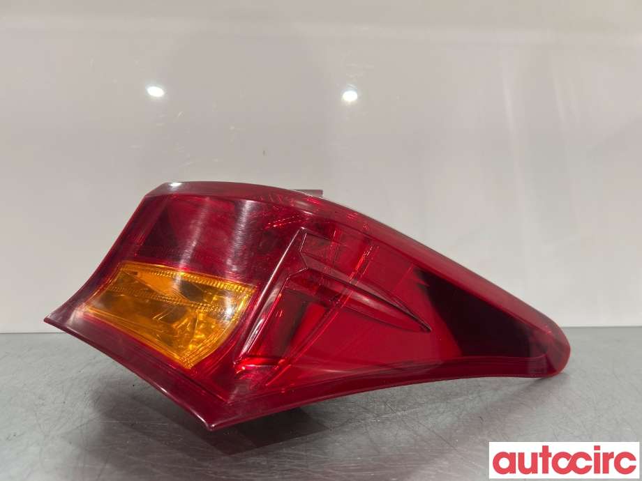 Baklykt høyre til Toyota Auris, 2013-2015 (Type II, Fase 1) (TOYOTA|8155102730)