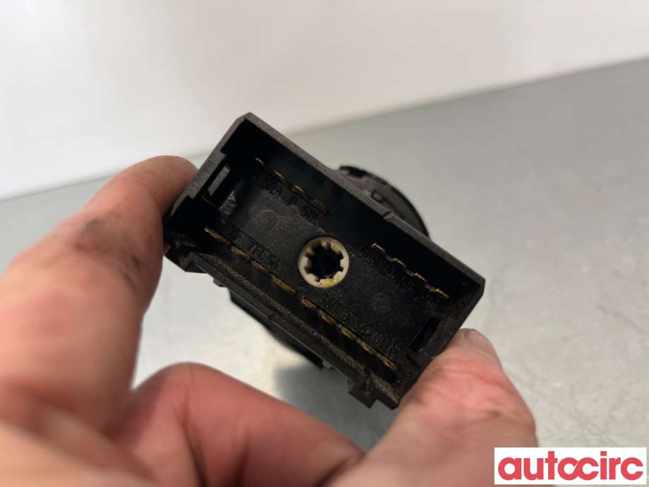 Bryter lys til VW Amarok 2010-2016 (Type I, Fase 1)  (VOLKSWAGEN|6R0941531G||6Q0941531N)