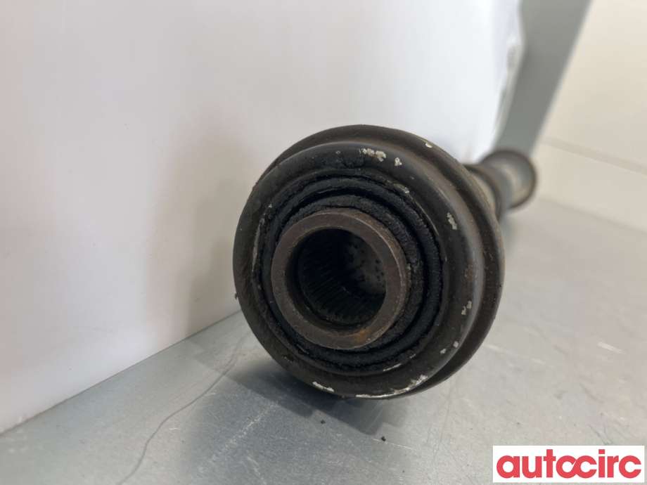Mellomaksel fremre til VW Amarok 2010-2016 (Type I, Fase 1)  (VOLKSWAGEN|2H0521101E|2H0521101C|2H0521101H)