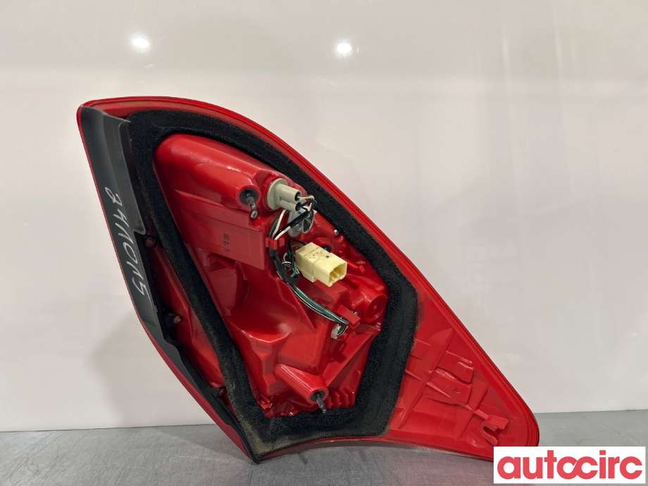 Baklykt høyre til Toyota RAV4 2006-2009 (Type III, Fase 1)  (TOYOTA|8155142091)
