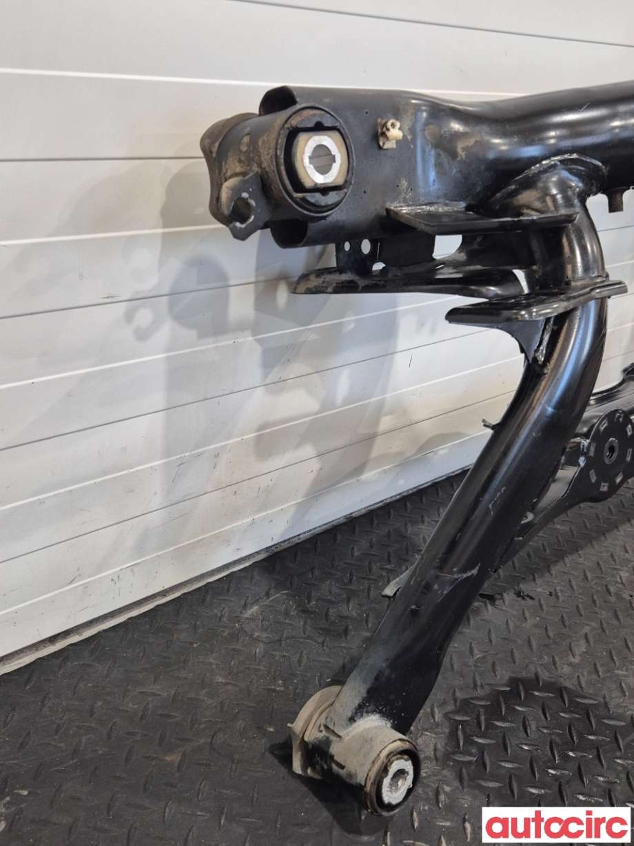 Travers bak til VW Passat 2015-2019 (Fase 1) (B8) (B8) (VOLKSWAGEN|3Q0505235AG||3Q0505235AB)
