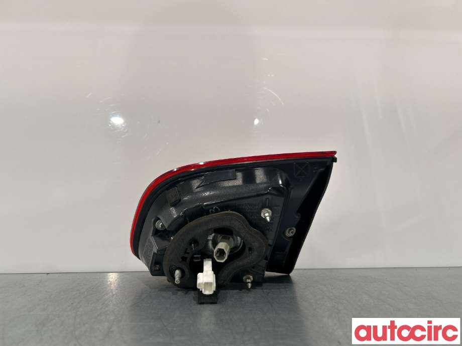 Baklykt venstre indre til Citroën C4, Aircross 2012-2017  (CITROEN|1607700380)