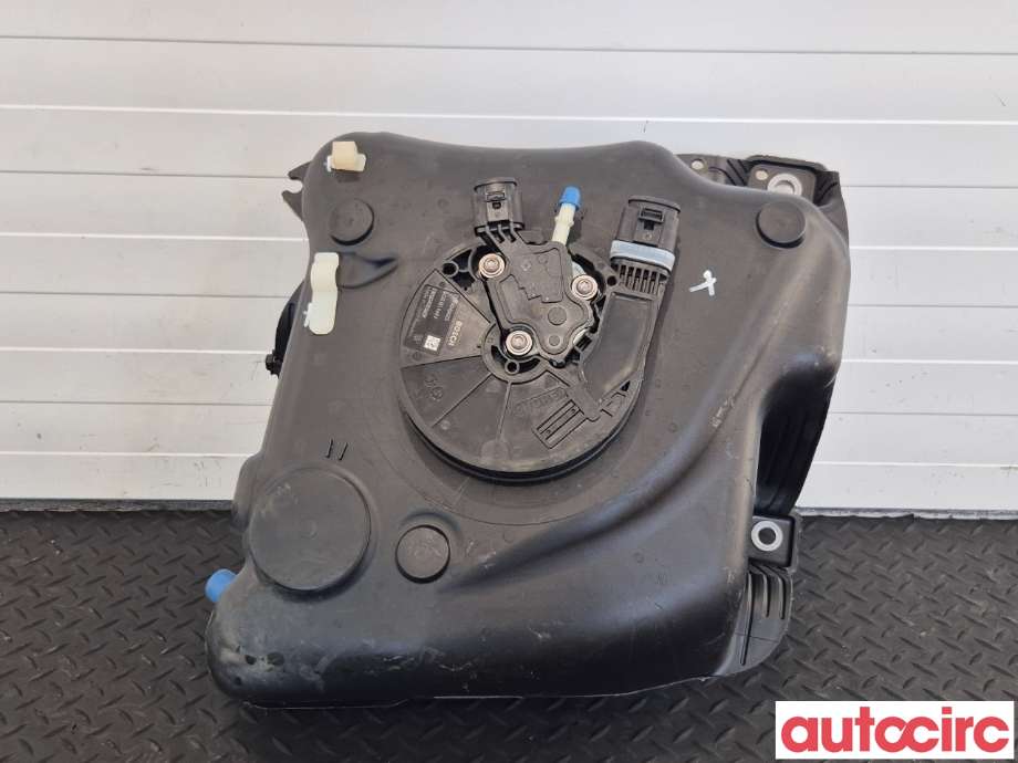 AdBlue tank til VW Passat, 2015-2019 (Fase 1) (B8) (B8) (VOLKSWAGEN|3Q0131877H)