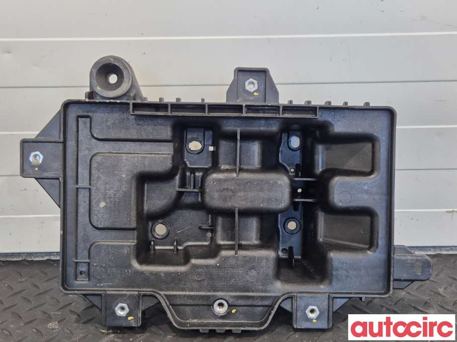 Batterikasse/feste til Hyundai Tucson, 2015-2020  (HYUNDAI|37150D3700)