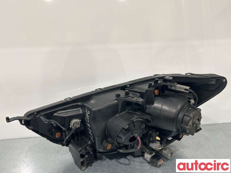 Frontlykt høyre halogen til Mitsubishi ASX 2010-2019  (MITSUBISHI|8301B588)