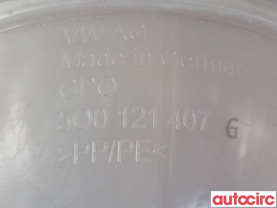 Ekspansjonstank til VW Passat 2015-2019 (Fase 1) (B8) (B8) (VOLKSWAGEN|5Q0121407AA|)
