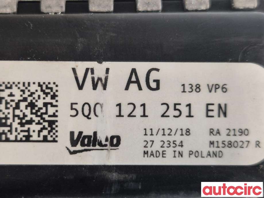 Radiator (automat gir) til VW Passat 2015-2019 (Fase 1) (B8) (B8) (VOLKSWAGEN|5Q0121251EN|)