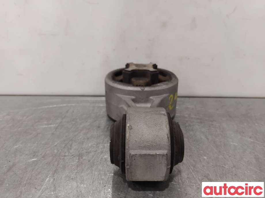 Motorfeste til Nissan Qashqai 2014-2021 (Type II)  (NISSAN|11350HV90A|)