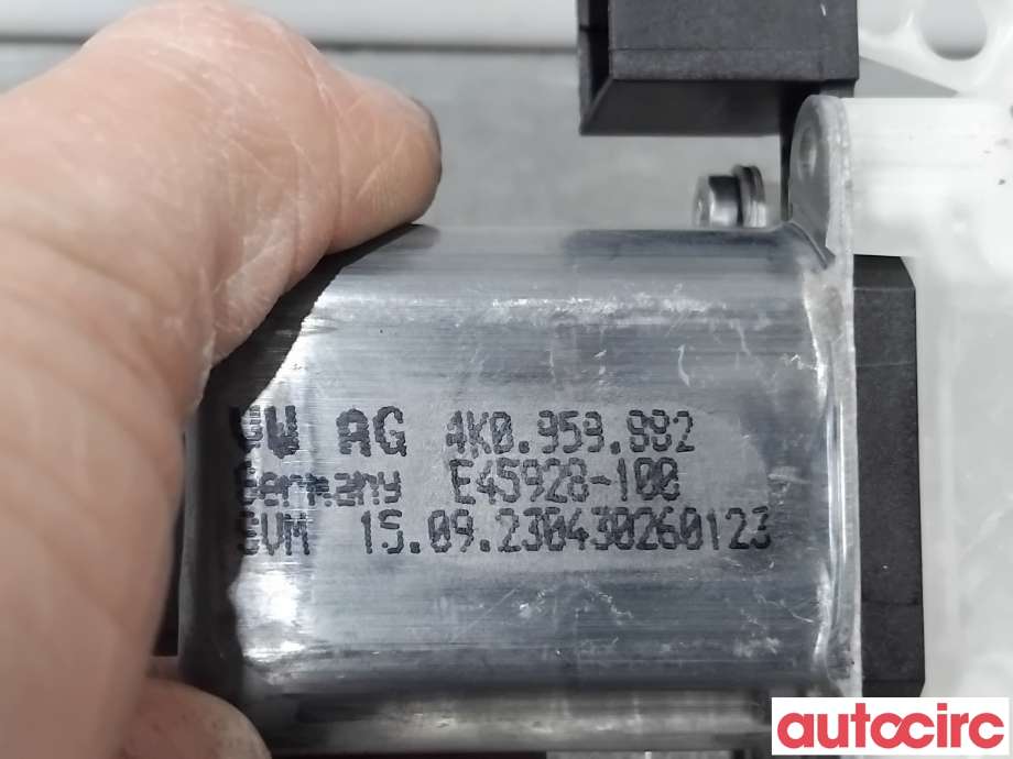 Ruteheis venstre bak til VW ID.4 2020-->>  (VOLKSWAGEN|4K0959882|E45928-100)