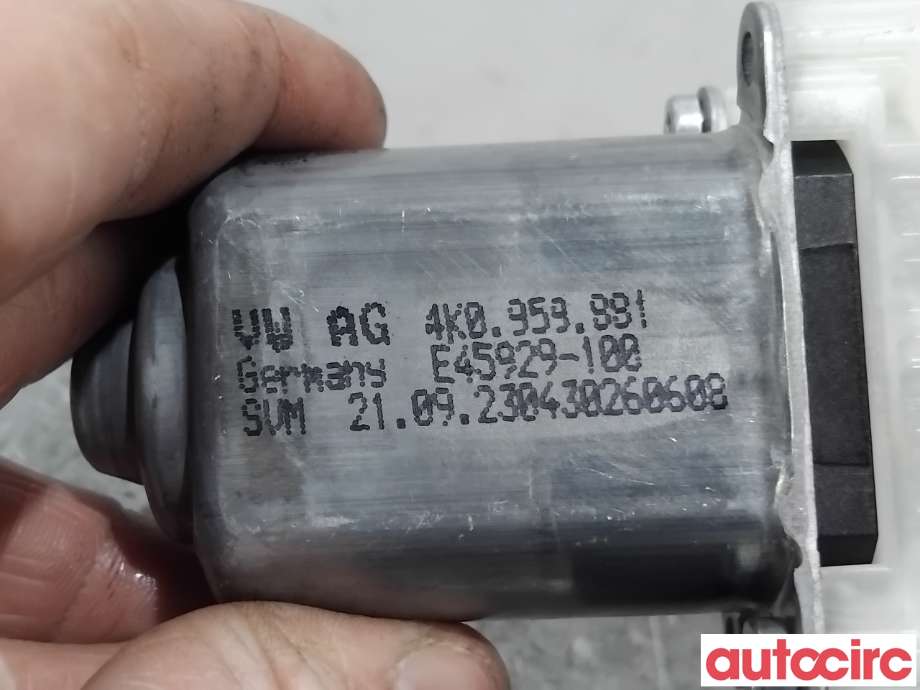Ruteheis høyre bak til VW ID.4 2020-->>  (VOLKSWAGEN|4K0959881|E45929-100)