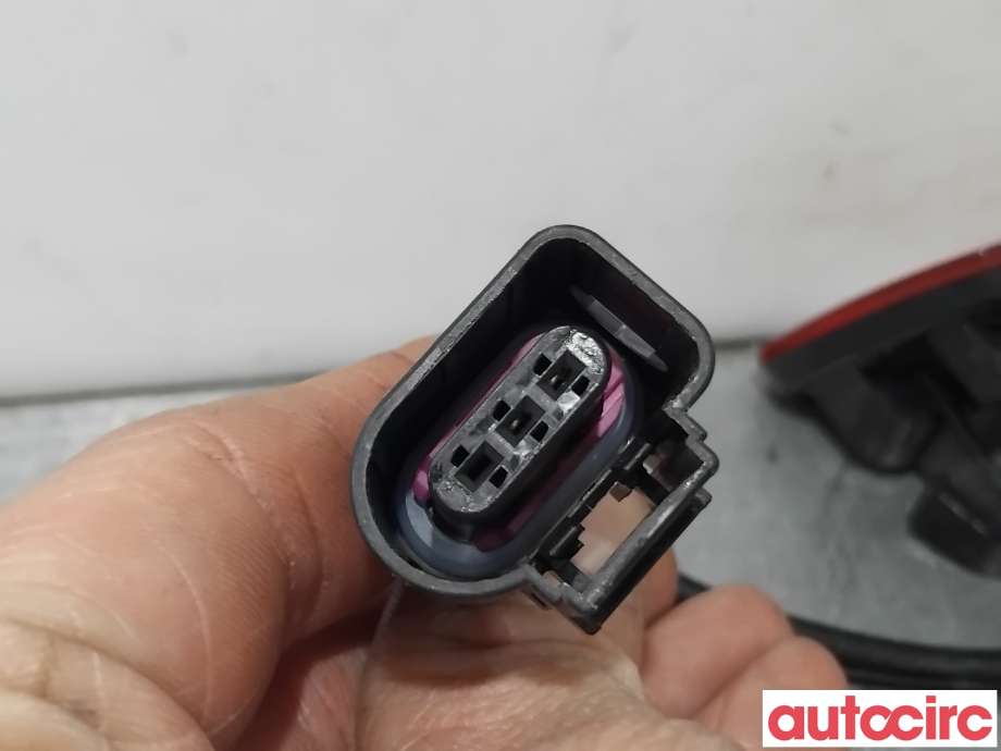 Baklykt fra støtfanger til VW ID.4 2020-->>  (VOLKSWAGEN|11E945701|575945701AA)