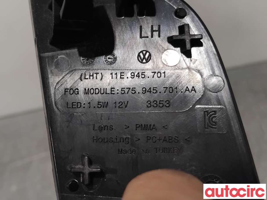 Baklykt fra støtfanger til VW ID.4 2020-->>  (VOLKSWAGEN|11E945701|575945701AA)