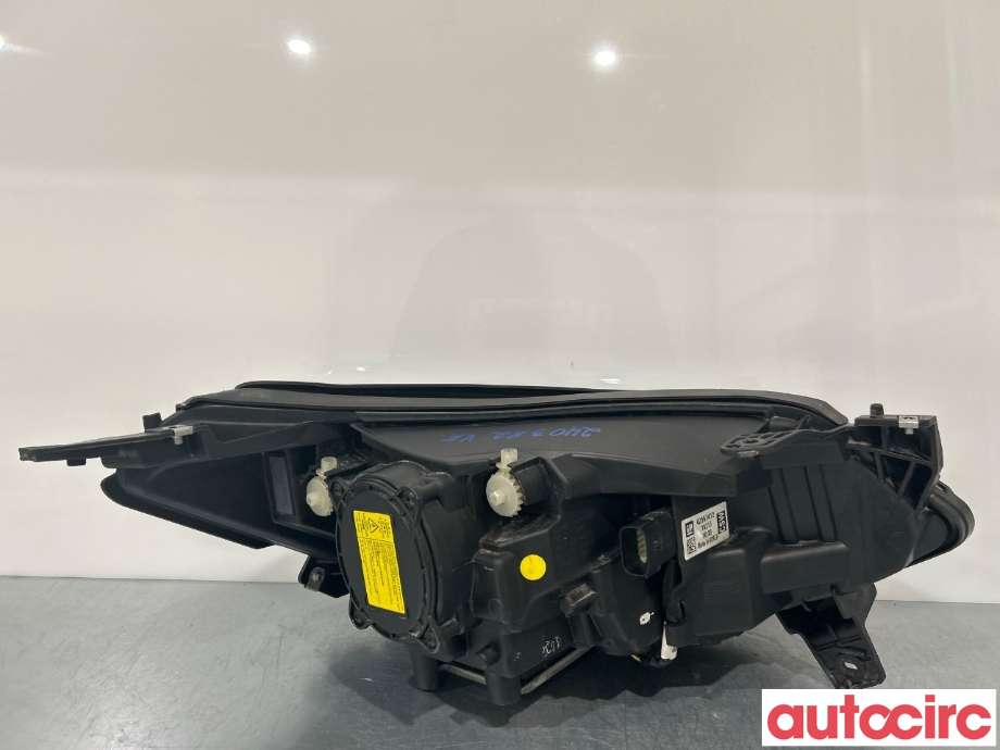 Frontlykt venstre halogen til Opel Ampera-e 2017-->> (Type II)  (OPEL|42573527)