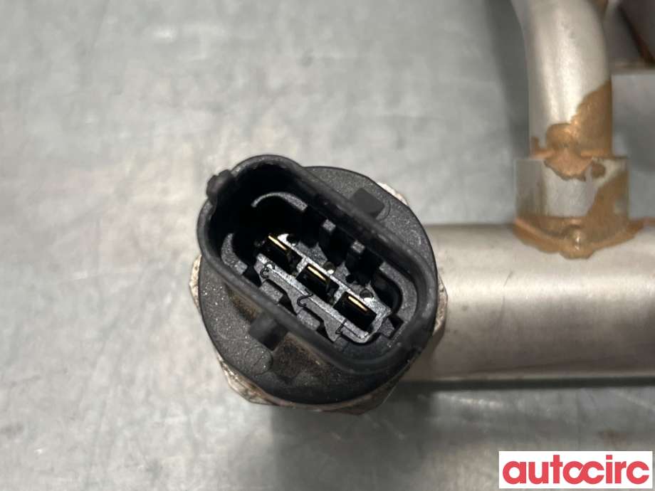 Dyseskinne (fuelrail) til Ford Focus 2011-2014 (Type III, Fase 1) (FORD|1798431|0261555137|DM5G-9H487-AA)