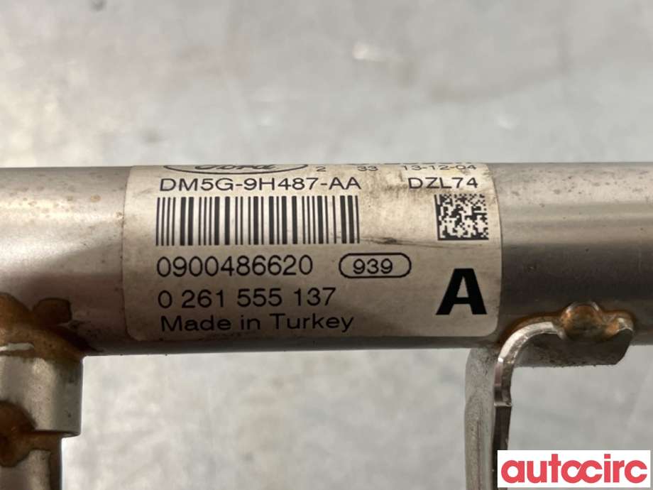 Dyseskinne (fuelrail) til Ford Focus 2011-2014 (Type III, Fase 1) (FORD|1798431|0261555137|DM5G-9H487-AA)