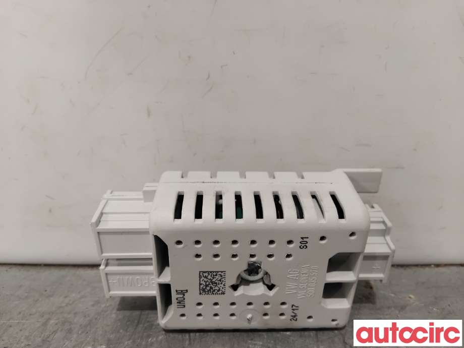Antenne forsterker til Škoda Superb, 2015-->> (Type III)  (SKODA|5Q0035570)