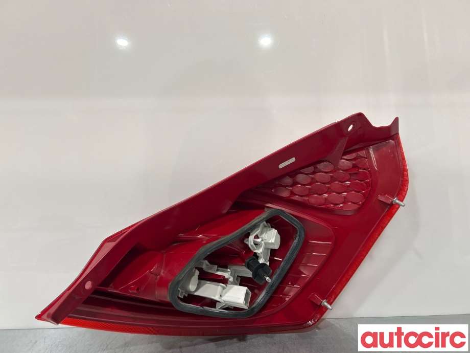 Baklykt venstre til Ford Fiesta 2008-2012 (Type VI, Fase 1)  (FORD|1709553)
