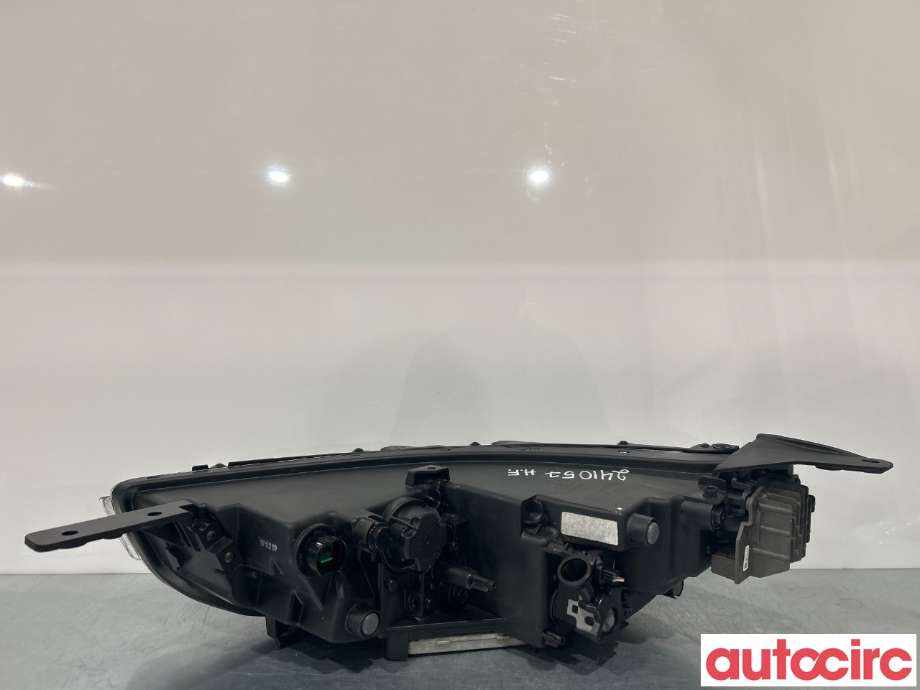 Frontlykt høyre halogen til Kia e-Soul 2019-->> (Type III)  (KIA|92102J2020)