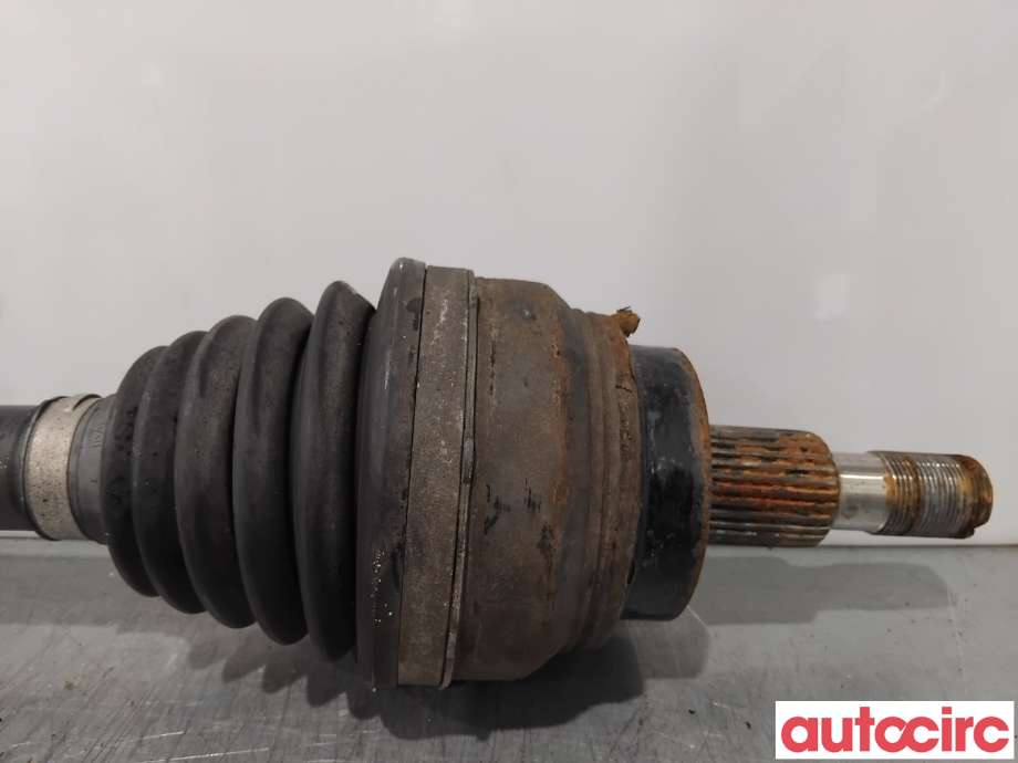 Drivaksel høyre bak til Mercedes Vito 2014-->> (W447) (W447) (MERCEDES|A4473508000|)