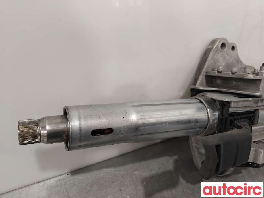 Rattaksel til Mercedes Vito 2014-->> (W447) (W447) (MERCEDES|A4474604800|)