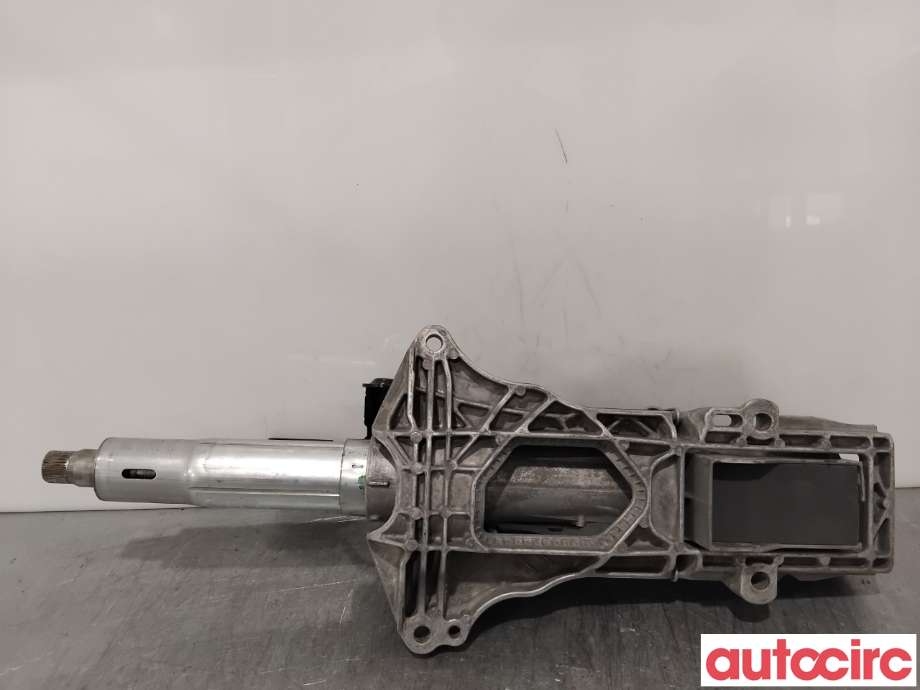 Rattaksel til Mercedes Vito 2014-->> (W447) (W447) (MERCEDES|A4474604800|)