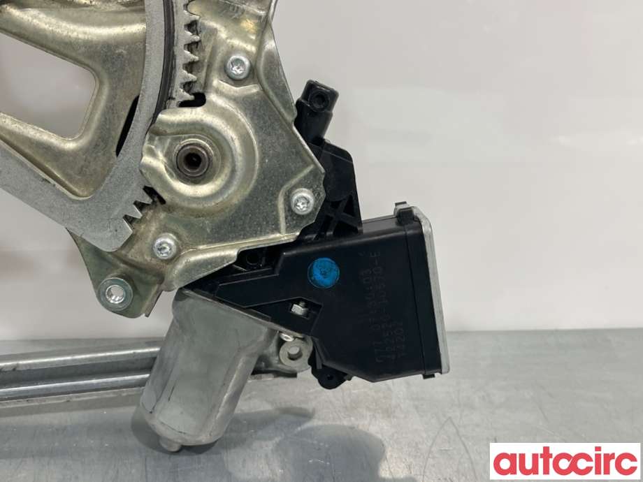 Ruteheis venstre foran til Toyota RAV4 2009-2013 (Type III, Fase 2)  (TOYOTA|6980252080|062020-0791|422520-10540)