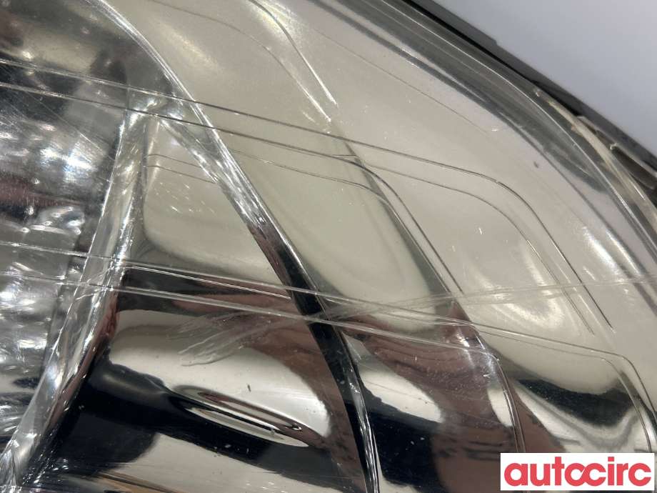 Frontlykt venstre halogen til Citroën C-Crosser 2007-2012 (CITROEN|6208H2)