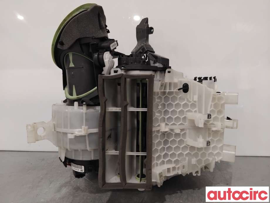 Diverse deler til Peugeot 208, 2012-2019 (Type I)  (PEUGEOT|1608203680)