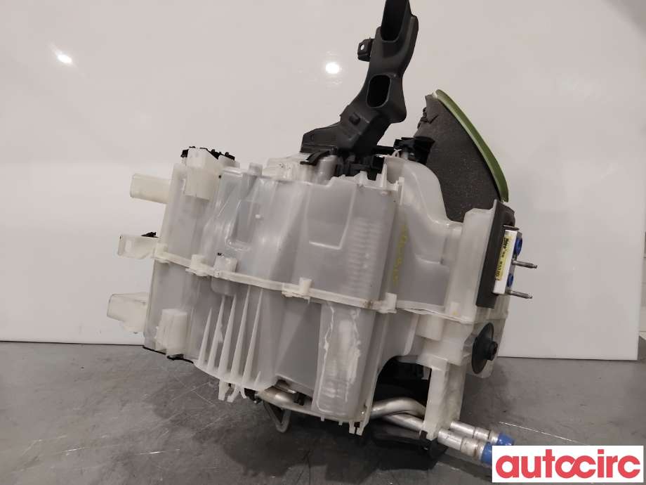 Diverse deler til Peugeot 208 2012-2019 (Type I)  (PEUGEOT|1608203680|9672234380|1623216780)