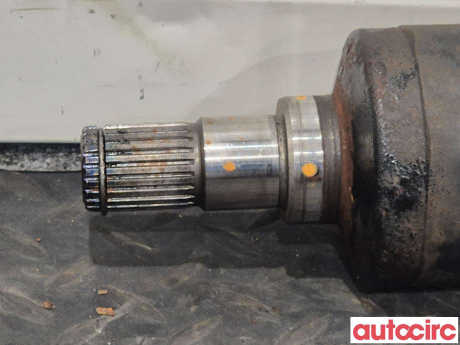 Drivaksel venstre foran til Suzuki Swift 2005-2010  (SUZUKI|44102-63J51|)