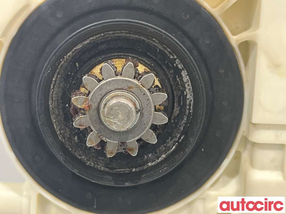 Ruteheis høyre foran til Ford Focus 2008-2010 (Type II, Fase 2)  (FORD|1716001|942412-104|7M5T-14B533CE)