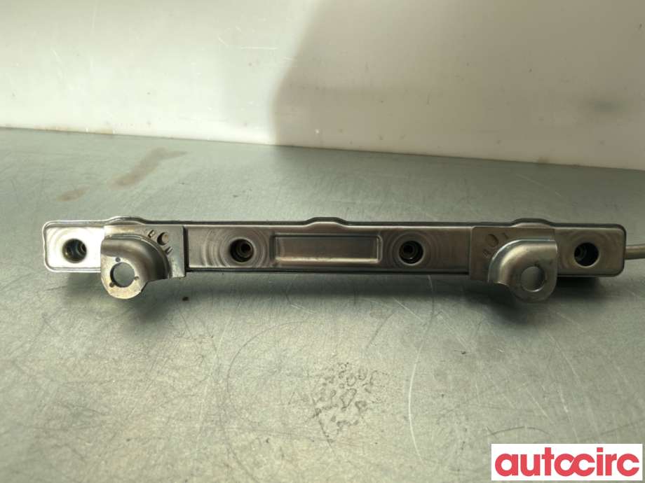 Dyseskinne (fuelrail) til Toyota Prius +7 2012-2020 (Type III) (stasjonsvogn) (stasjonsvogn) (TOYOTA|2381437061|)