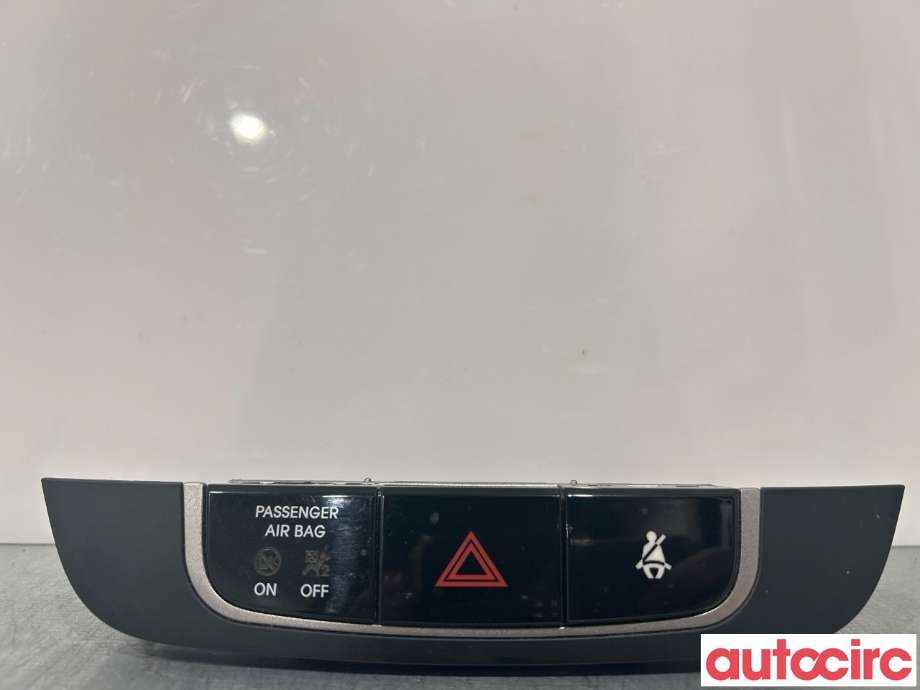 Bryter nødblink til Hyundai Ix35, 2010-2015  (HYUNDAI|937902S000BLH)