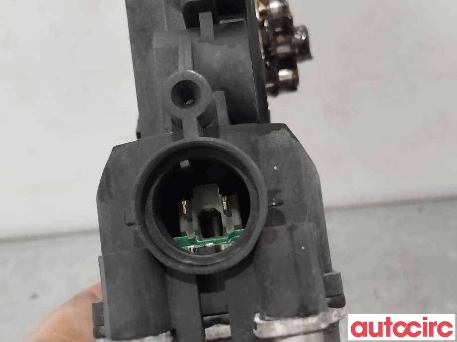 Ruteheis høyre foran til Hyundai Ix35 2010-2015  (HYUNDAI|824602S000|402390B|)