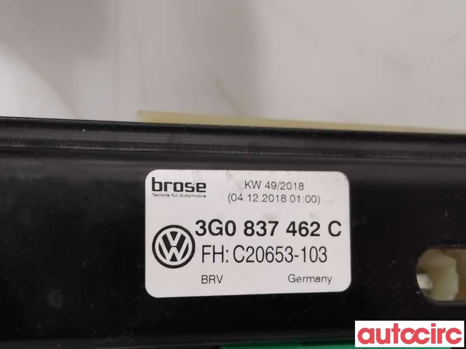 Ruteheis til VW Passat 2015-2019 (Fase 1) (B8) (B8) (VOLKSWAGEN|3G0837462C|C20653-103)