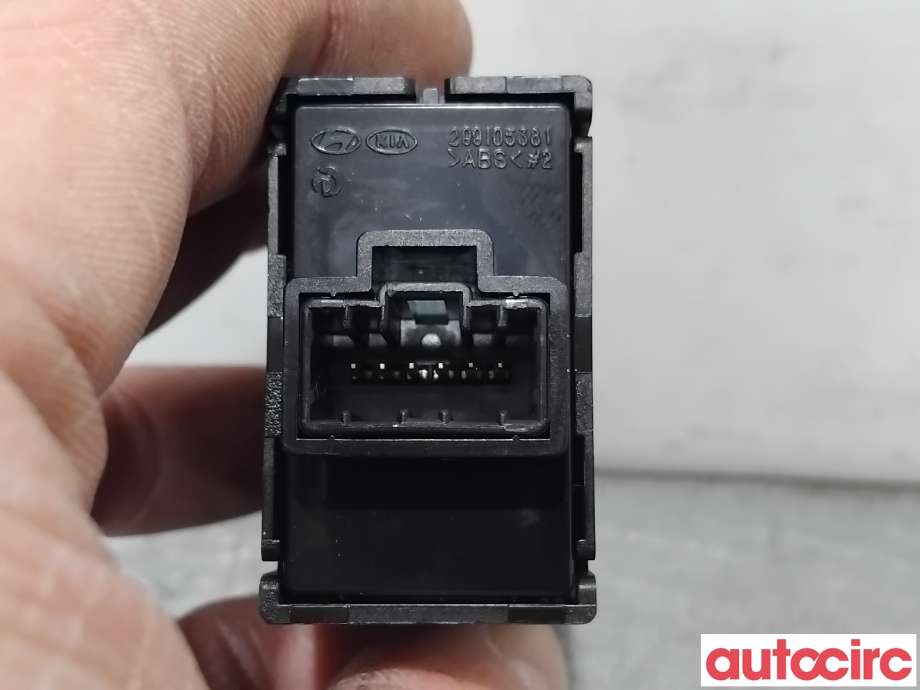 Bryter nødblink til Kia Rio 2011-2017 Type III  (KIA|937901W000|299105395|)