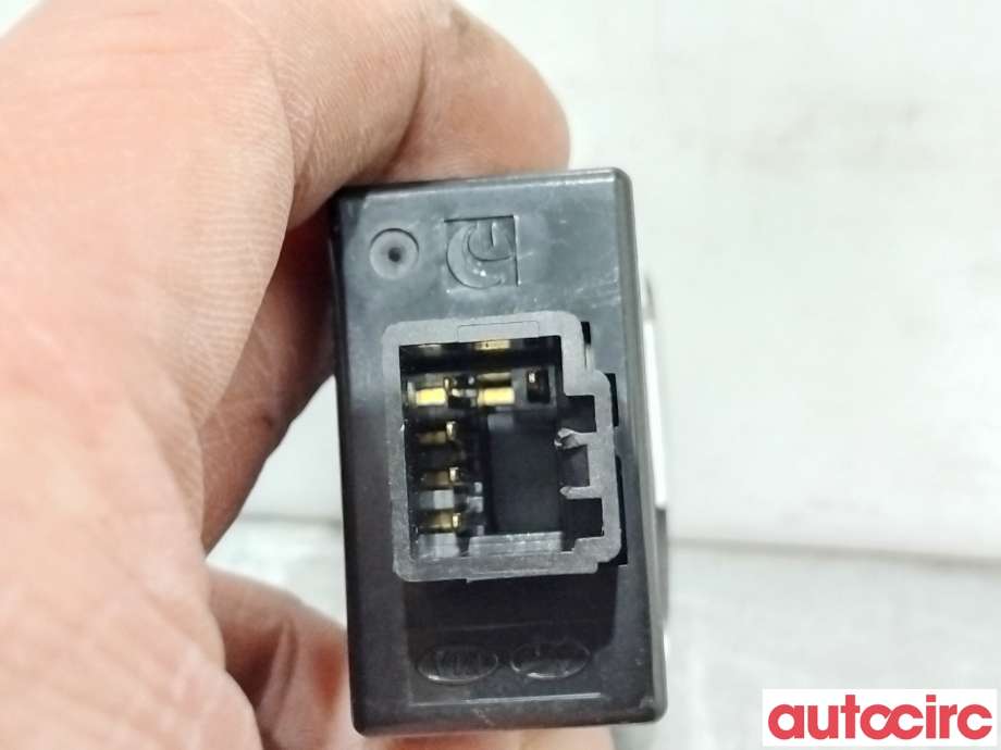 Frontlykter til Kia Rio 2011-2017 Type III  (KIA|937121W200CA|)