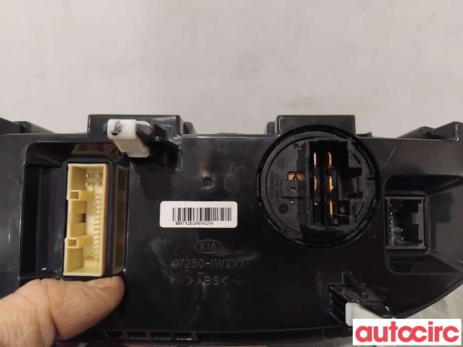 Varmeapparat betjening til Kia Rio 2011-2017 Type III  (KIA|972501W070||97250-1W070)