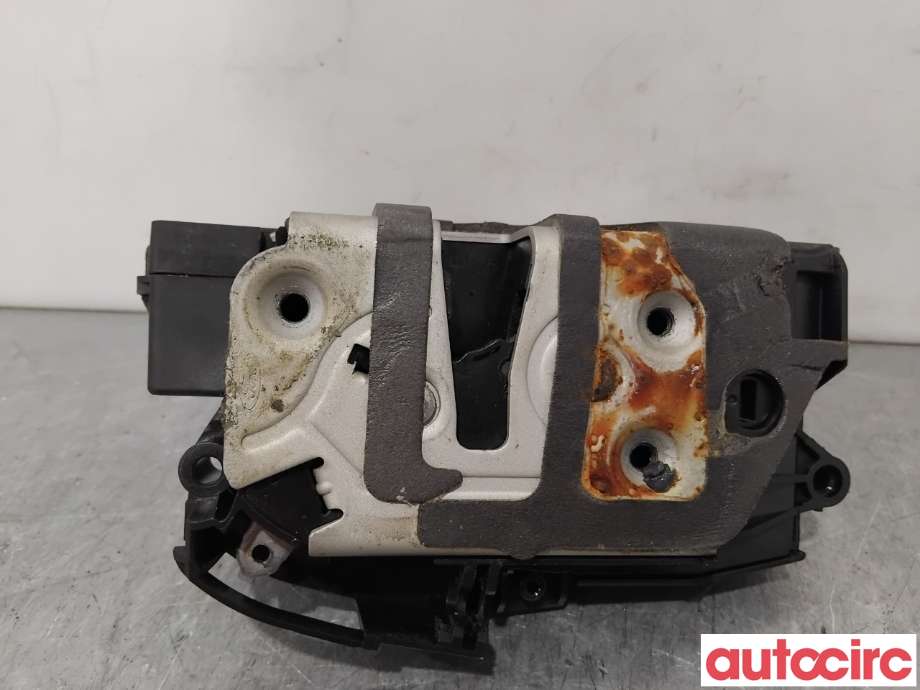 Låsekasse høyre foran til Ford Mondeo 2014-2019 (Type V, Fase 1) (FORD|2066073|C18985-102|BM5A-A21812-BG)