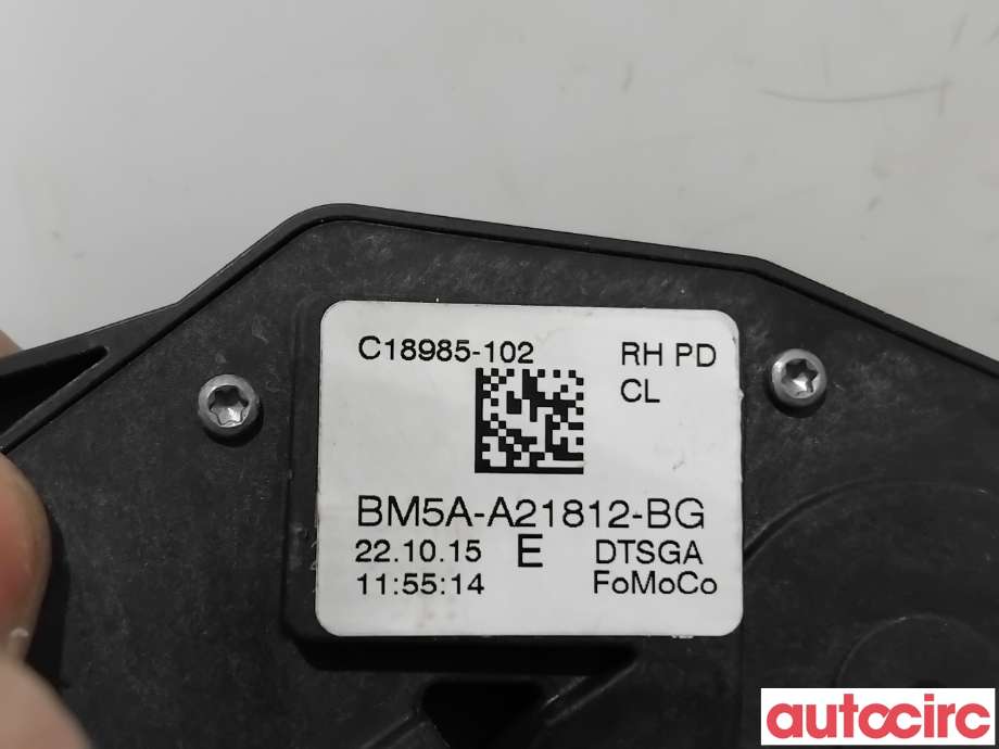 Låsekasse høyre foran til Ford Mondeo 2014-2019 (Type V, Fase 1) (FORD|2066073|C18985-102|BM5A-A21812-BG)
