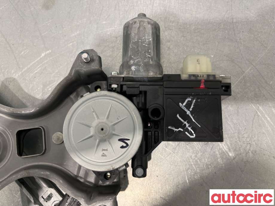 Ruteheis til Hyundai i20 2009-2014 (Type I)  (HYUNDAI|988101J110|)
