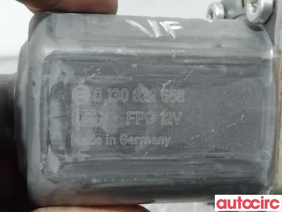 Ruteheis venstre foran til Mercedes Vito 2014-->> (W447) (W447) (MERCEDES|A4479063500|0130822312)