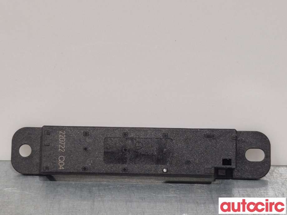 Antenne forsterker til Mercedes EQC, 2019-->>  (MERCEDES|A2139051100)