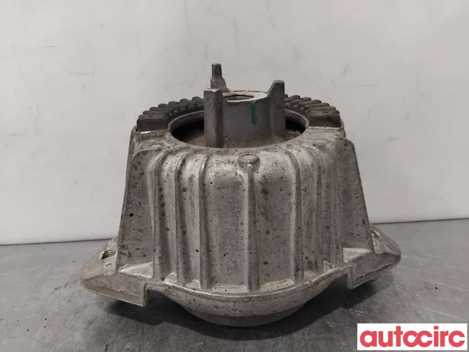 Motorfeste til Mercedes E-Klasse 2009-2013 (Fase 1) (W212) (W212) (MERCEDES|A2122406417|)