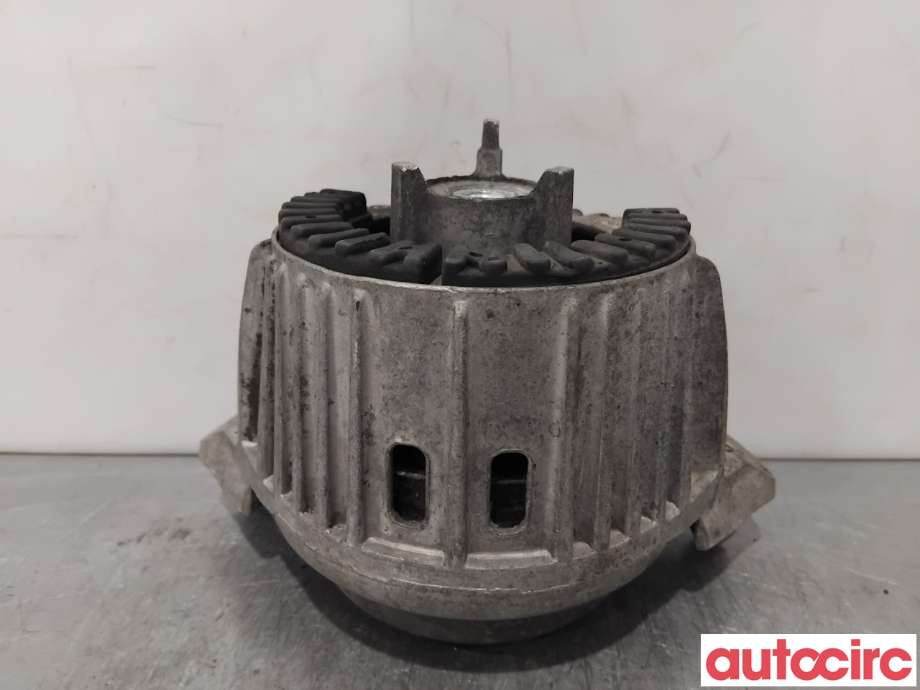 Motorfeste til Mercedes E-Klasse 2009-2013 (Fase 1) (W212) (W212) (MERCEDES|A2122406317|)