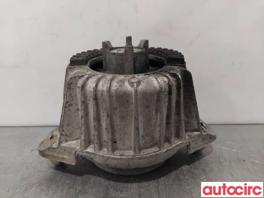 Motorfeste til Mercedes E-Klasse 2009-2013 (Fase 1) (W212) (W212) (MERCEDES|A2122406317|)