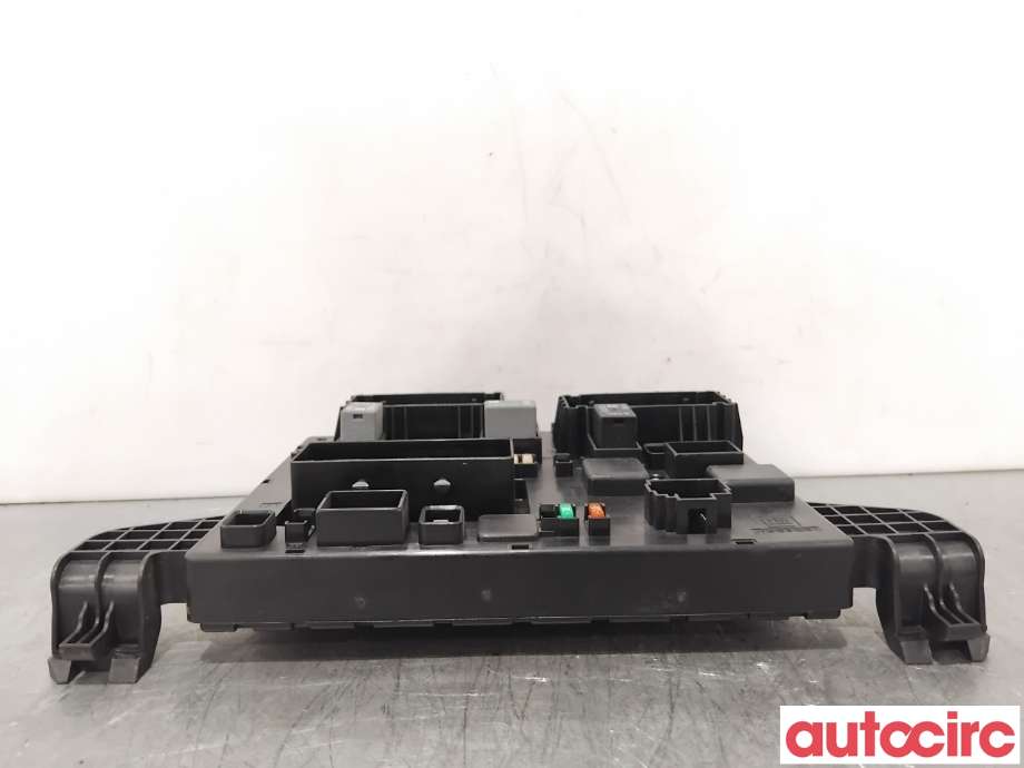 Sikringsboks til Opel Astra J 2010-2015 (OPEL|13302301|365927271)