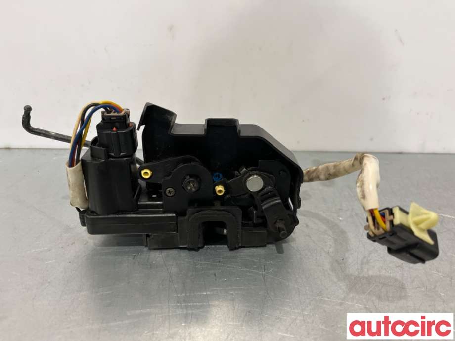 Låsekasse venstre bak til Hyundai Getz 2002-2009  (HYUNDAI|814101C020|)
