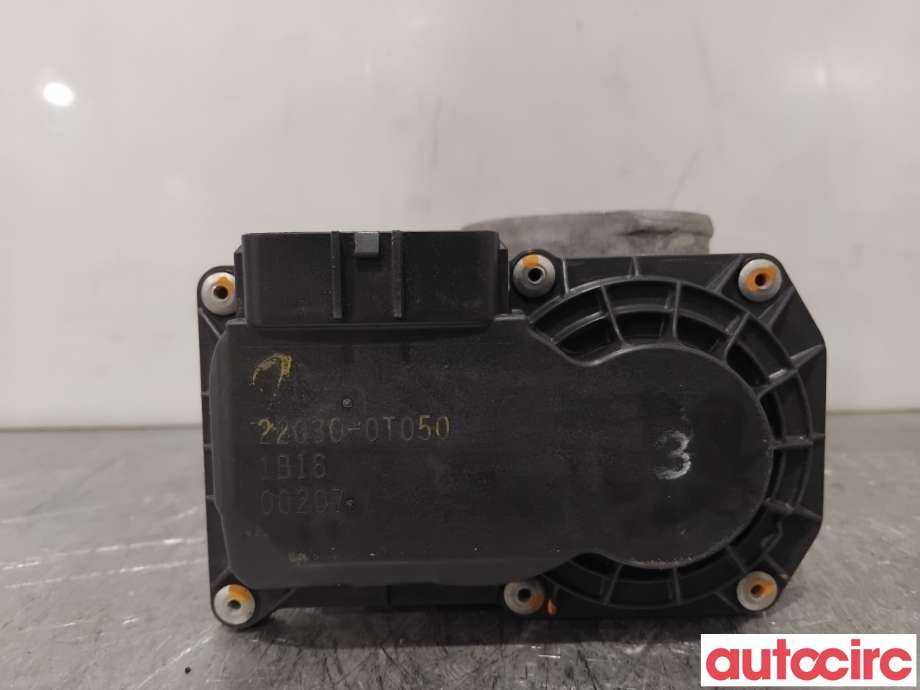 Spjeldhus til Toyota Avensis 2009-2015 (Type III, Fase 1)  (TOYOTA|220300T050||22030-0T050)