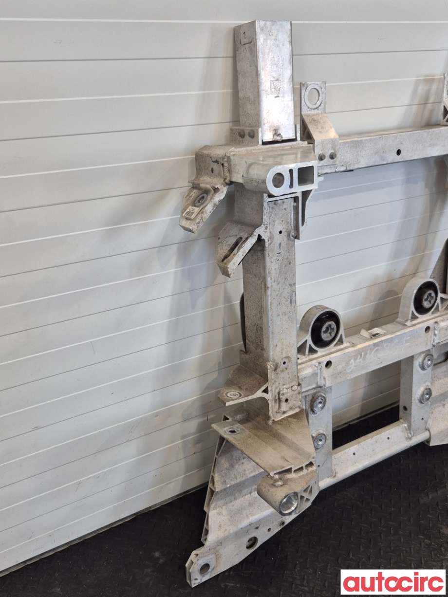 Travers foran hoved til Jaguar I-PACE 2018-->>  (JAGUAR|T4K11623|T4K1762|J9D35C145AD)